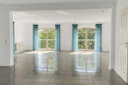 Haus Höringen - 6 Zimmer, 265 m&sup2;, 1.800&euro; | Angebot:25846214