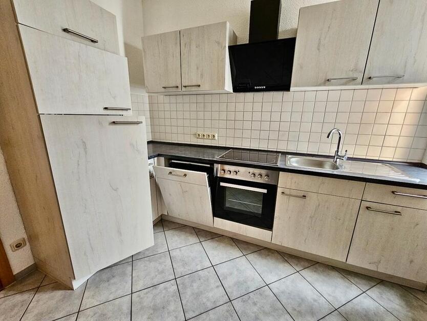 Hier gibts einfach alles !! Einbauküche, Balkon, Bad mit Wanne + DU!! 3-Zimmer in Döbeln zur Miete!