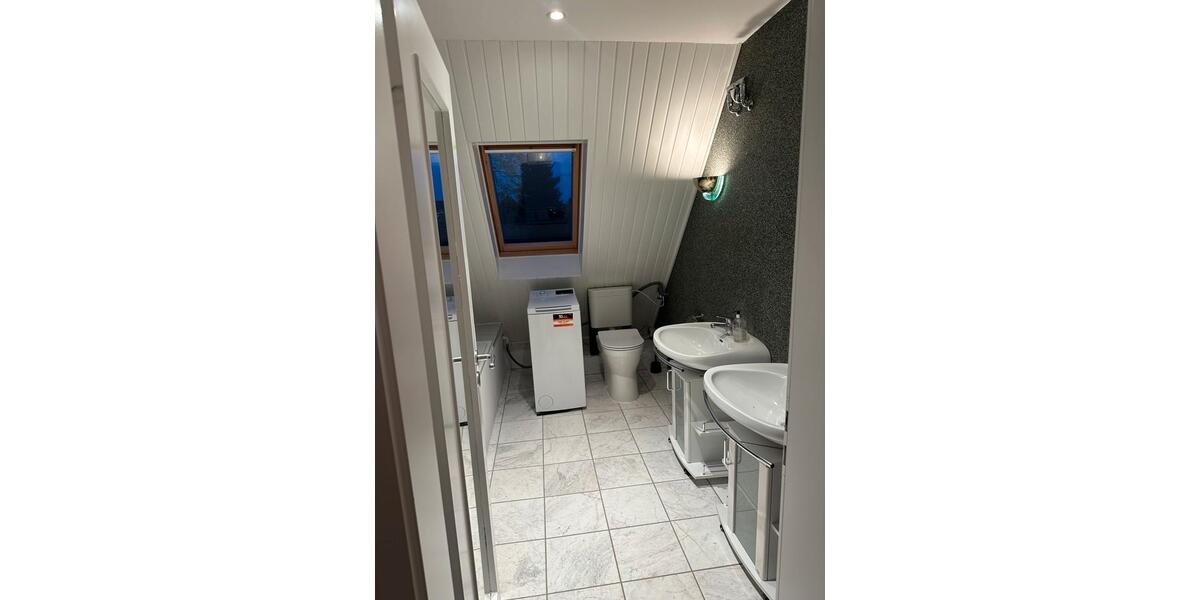 Dachgeschoßwohnung Schönkirchen - 2.5 Zimmer, 70 m&sup2;, 950&euro; | Angebot:26227481