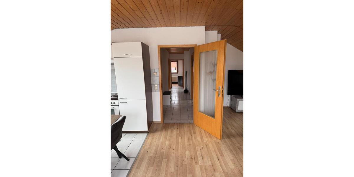 Dachgeschoßwohnung Kirchardt - 3 Zimmer, 75 m&sup2;, 640&euro; | Angebot:25892371