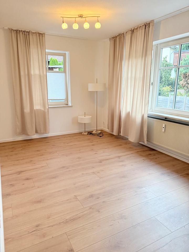 Erstbezug nach Sanierung - 2-Zimmer-Wohnung mit Carport