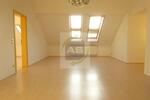 Dachgeschoßwohnung Zwickau - 3 Zimmer, 101 m&sup2;, 749&euro; | Angebot:26004595