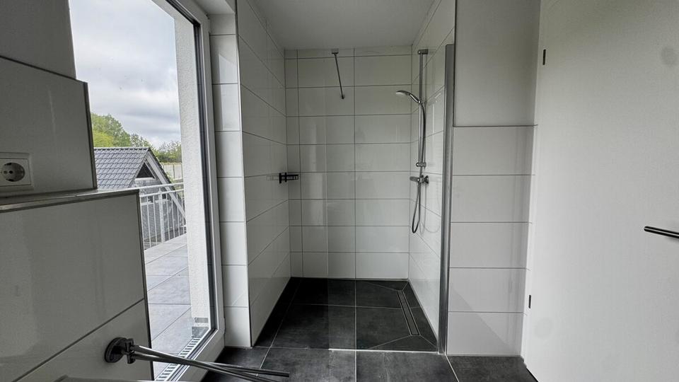 Dachgeschoßwohnung Oldenburg Drielaker-Moor - 3 Zimmer, 128 m&sup2;, 1.350&euro; | Angebot:26545426