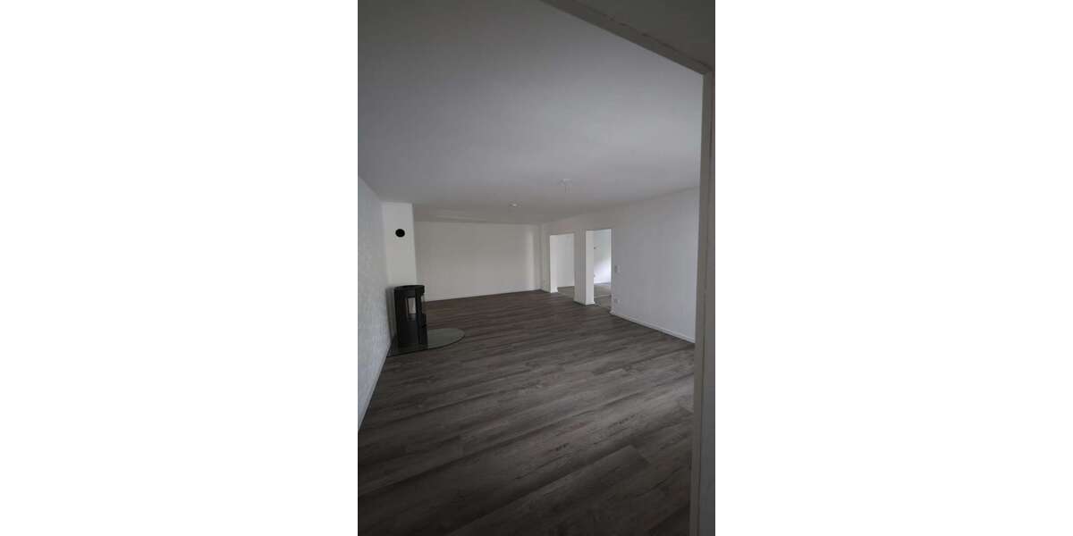 Etagenwohnung Niederzier - 4 Zimmer, 136 m&sup2;, 1.200&euro; | Angebot:27293649