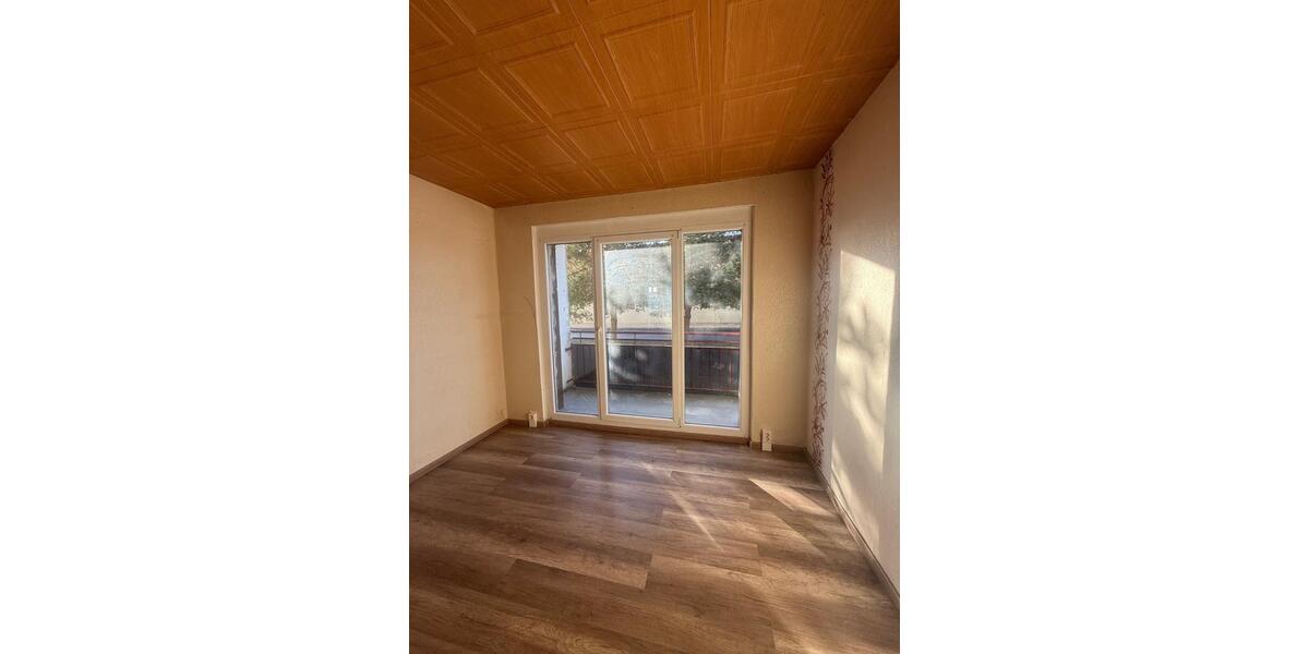 Erdgeschoßwohnung Naumburg (Saale) - 3 Zimmer, 58 m&sup2;, 180&euro; | Angebot:25802637