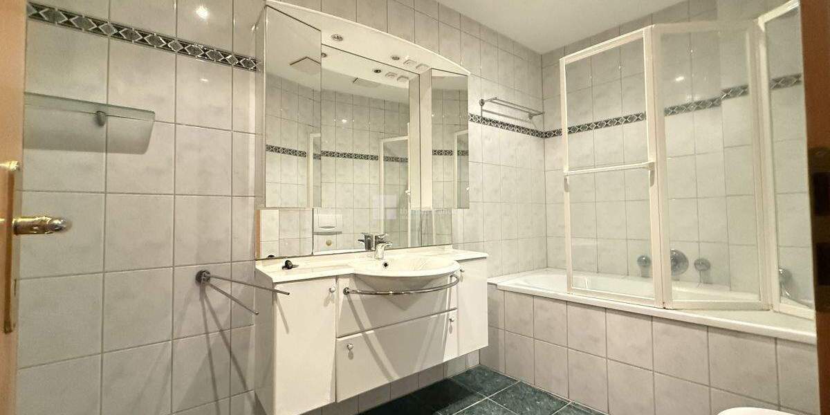 Super sonnige 2 Zi Innenstadtwohnung mit Wannenbad und EBK 2 zimmer