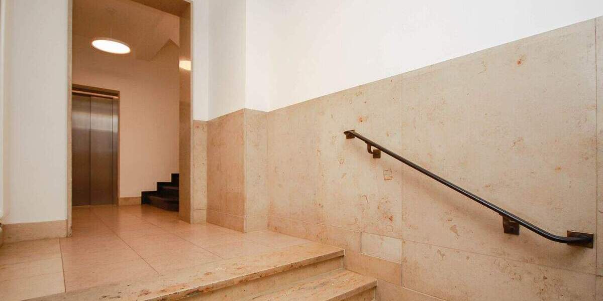 Etagenwohnung Düsseldorf / Stadtmitte Stadtmitte - 5 Zimmer, 134 m&sup2;, 2.600&euro; | Angebot:23194970