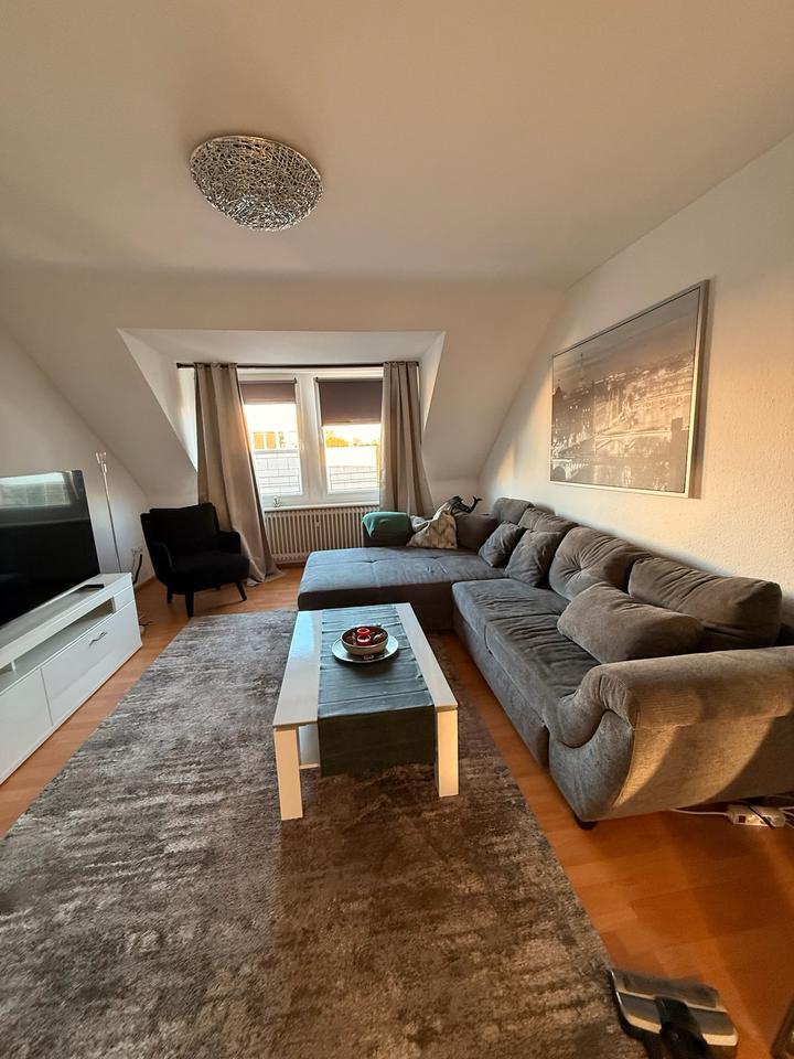 Helle, vollmöblierte Wohnung 75 qm zentral gelegen. Festpreis. zimmer