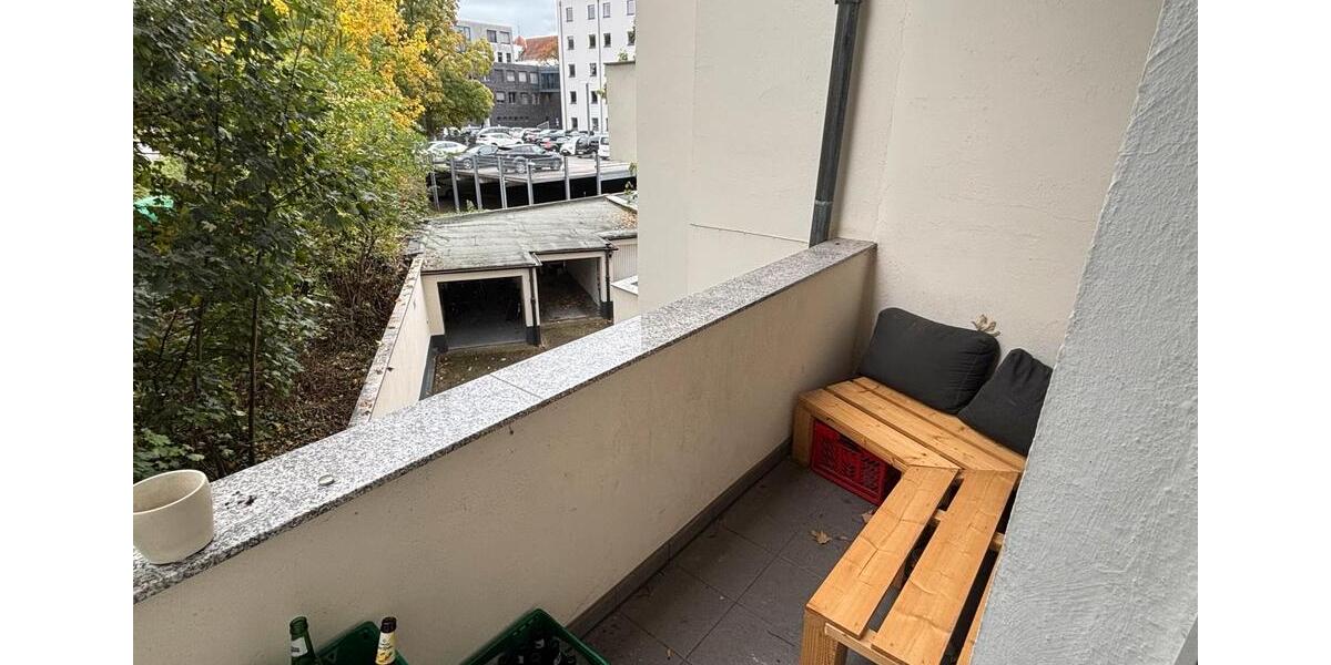 WG-Zimmer zu vermieten. 3 Zimmer Wohnung + Küche und Bad. 3 zimmer