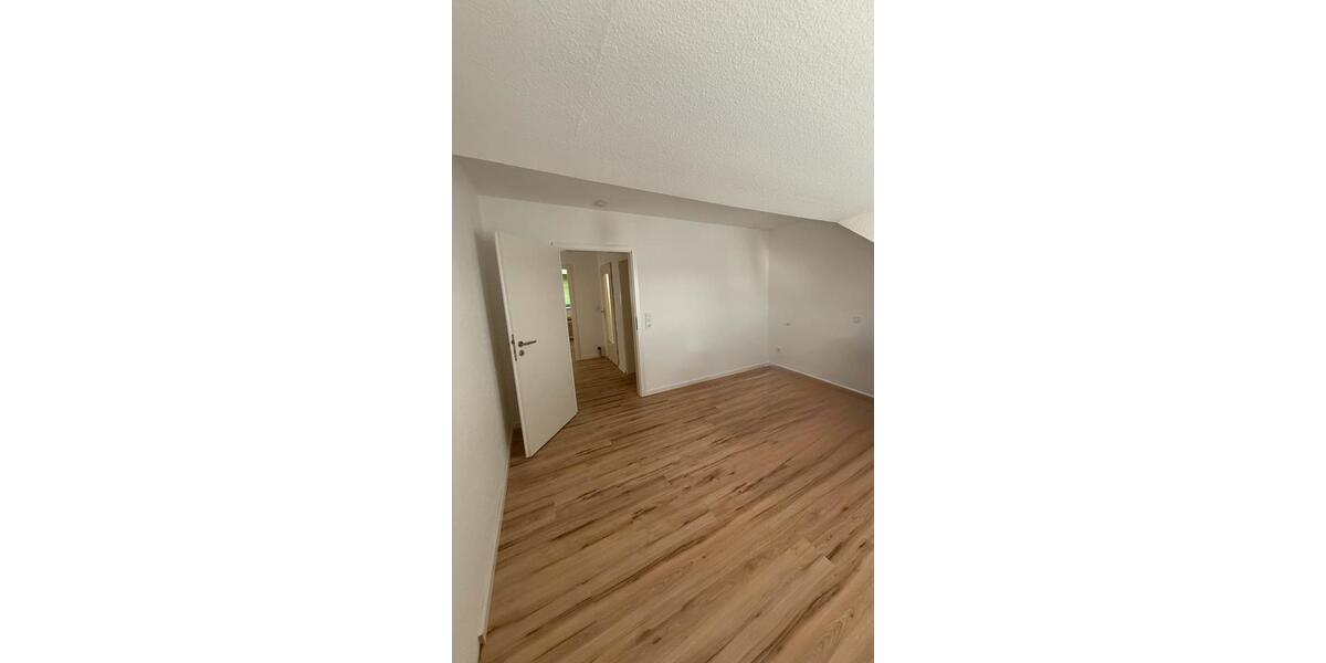 Dachgeschoßwohnung Bad Salzuflen Ehrsen-Breden - 3 Zimmer, 74 m&sup2;, 740&euro; | Angebot:25855881