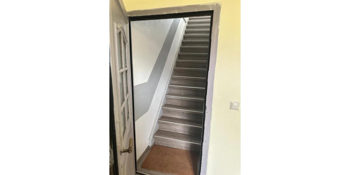 Dachgeschoßwohnung Hecklingen - 4 Zimmer, 115 m&sup2;, 850&euro; | Angebot:25960414