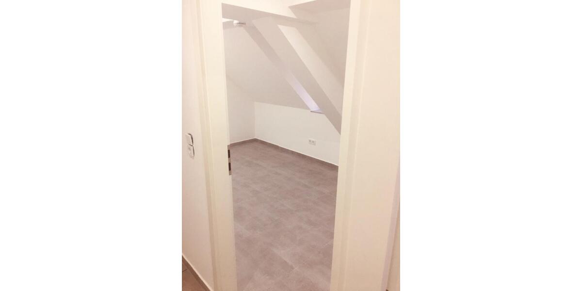 Dachgeschoßwohnung Volkach - 3.5 Zimmer, 80 m&sup2;, 899&euro; | Angebot:24415550