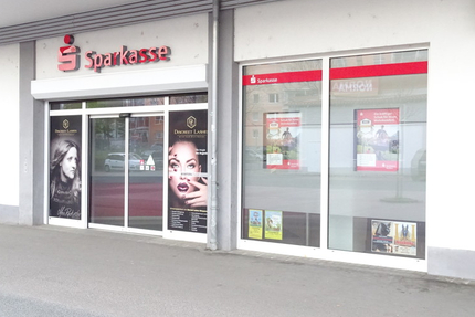 Großzügige Gewerbeeinheit zu vermieten, vielseitig nutzbar, Umbau möglich zur Praxis