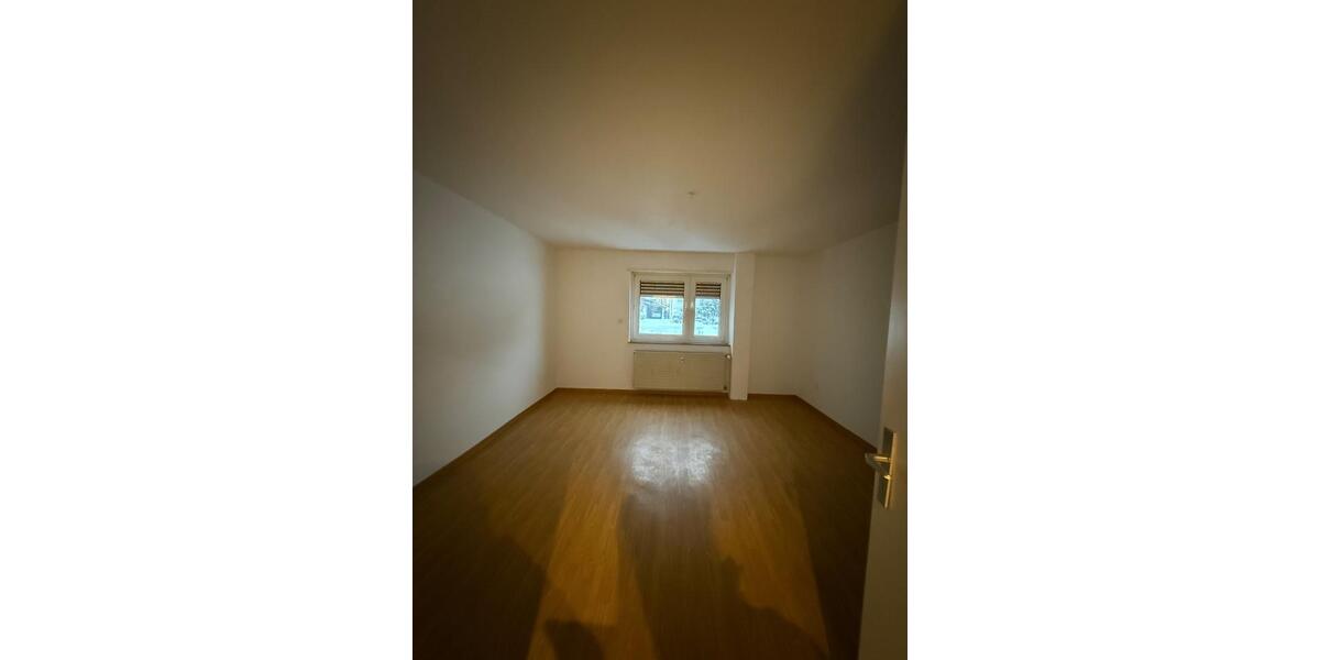 Erdgeschoßwohnung Flieden - 4 Zimmer, 120 m&sup2;, 850&euro; | Angebot:24773449