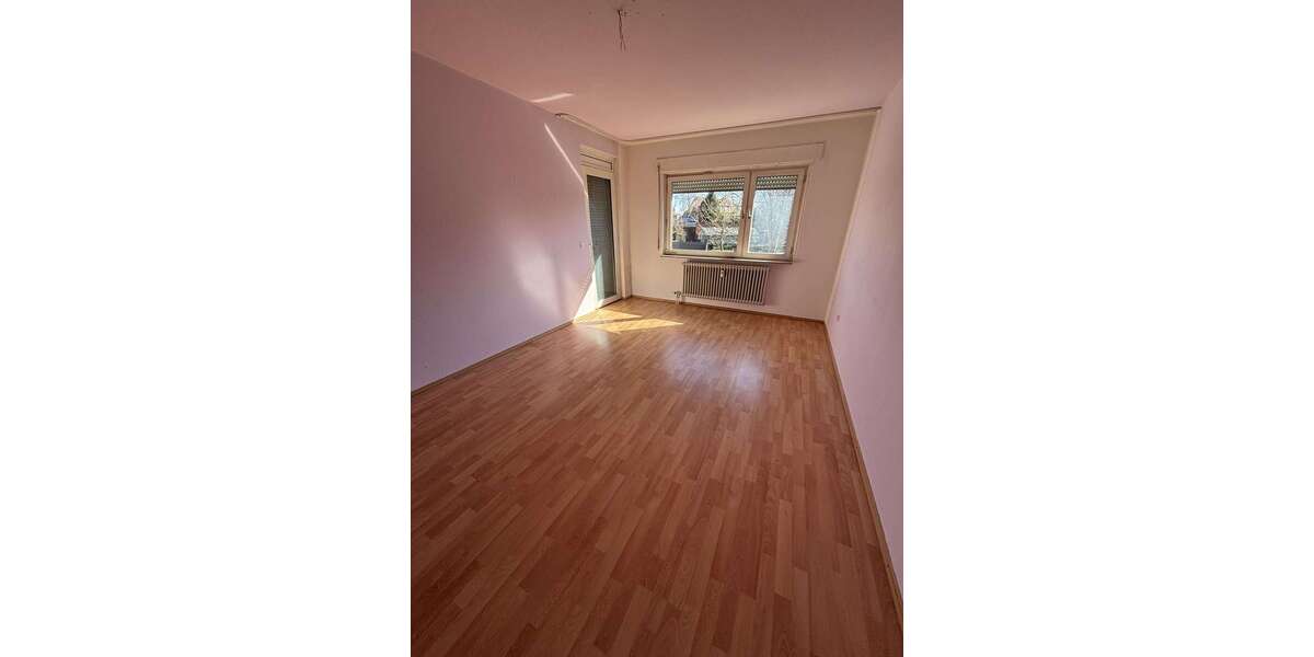 Etagenwohnung Bretten - 4 Zimmer, 100 m&sup2;, 630&euro; | Angebot:26180831