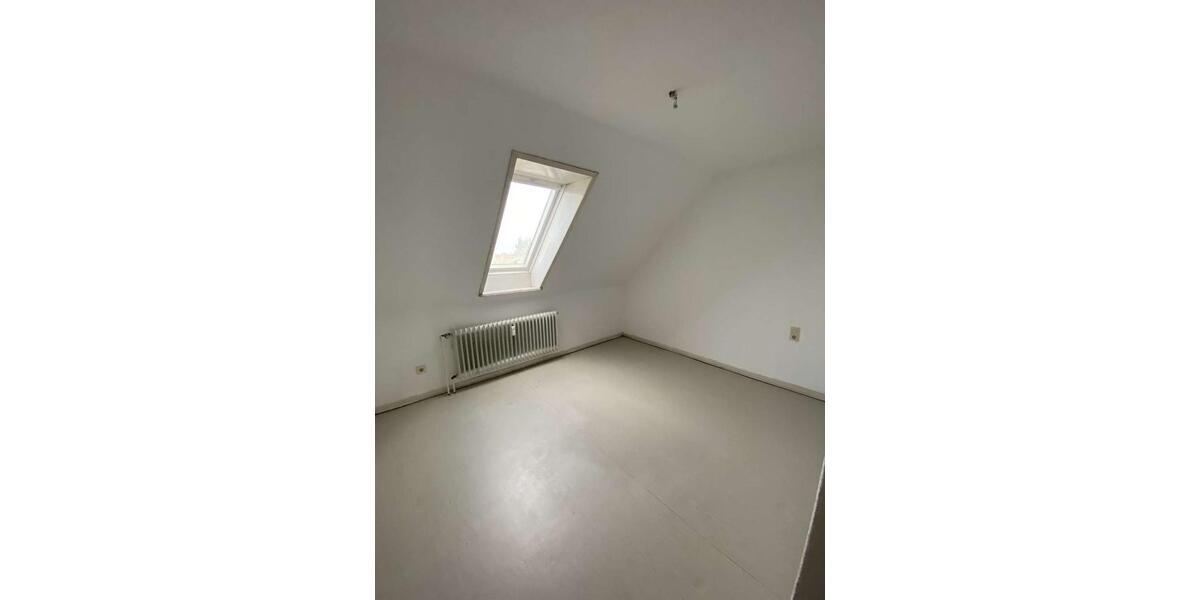 Dachgeschoßwohnung Bergen - 3 Zimmer, 63 m&sup2;, 450&euro; | Angebot:25569888