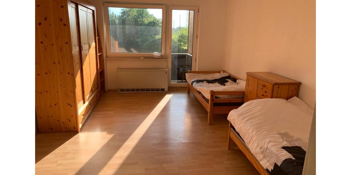 Etagenwohnung Gelsenkirchen - 3 Zimmer, 100 m&sup2;, 15&euro; | Angebot:24599560