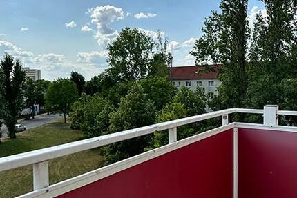 Wohnung Bad Dürrenberg - 3 Zimmer, 59 m&sup2;, 360&euro; | Angebot:26354140