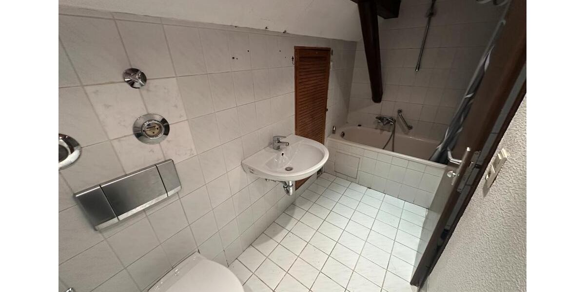 Dachgeschoßwohnung Lustadt - 3 Zimmer, 55 m&sup2;, 600&euro; | Angebot:24479282