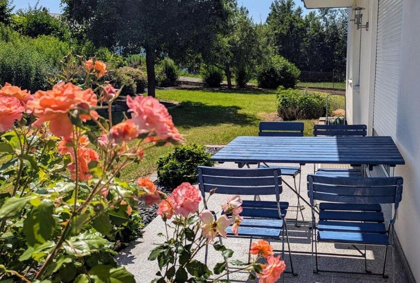 Möbl. 2-Zi.-Apartment mit Terrasse und Einbauküche in Eggenfelden