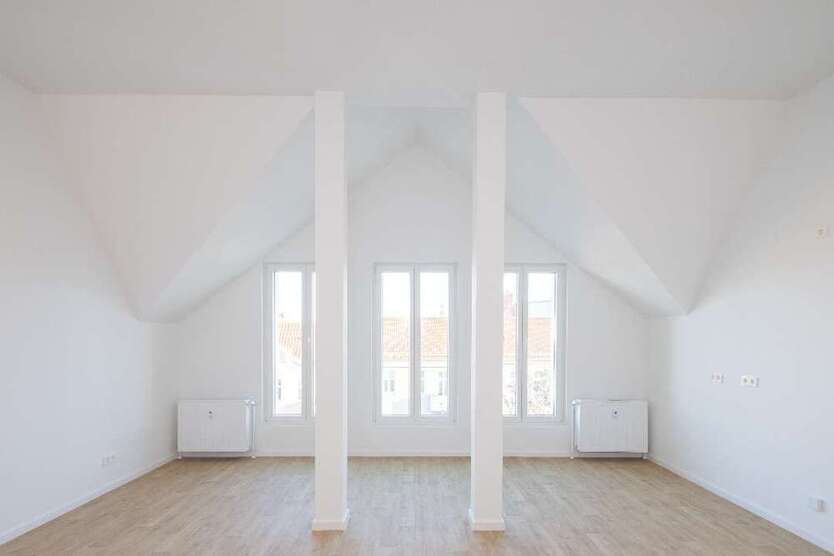 Wohnung zum Mieten in Berlin 1.953,77 € 102.83 m²
