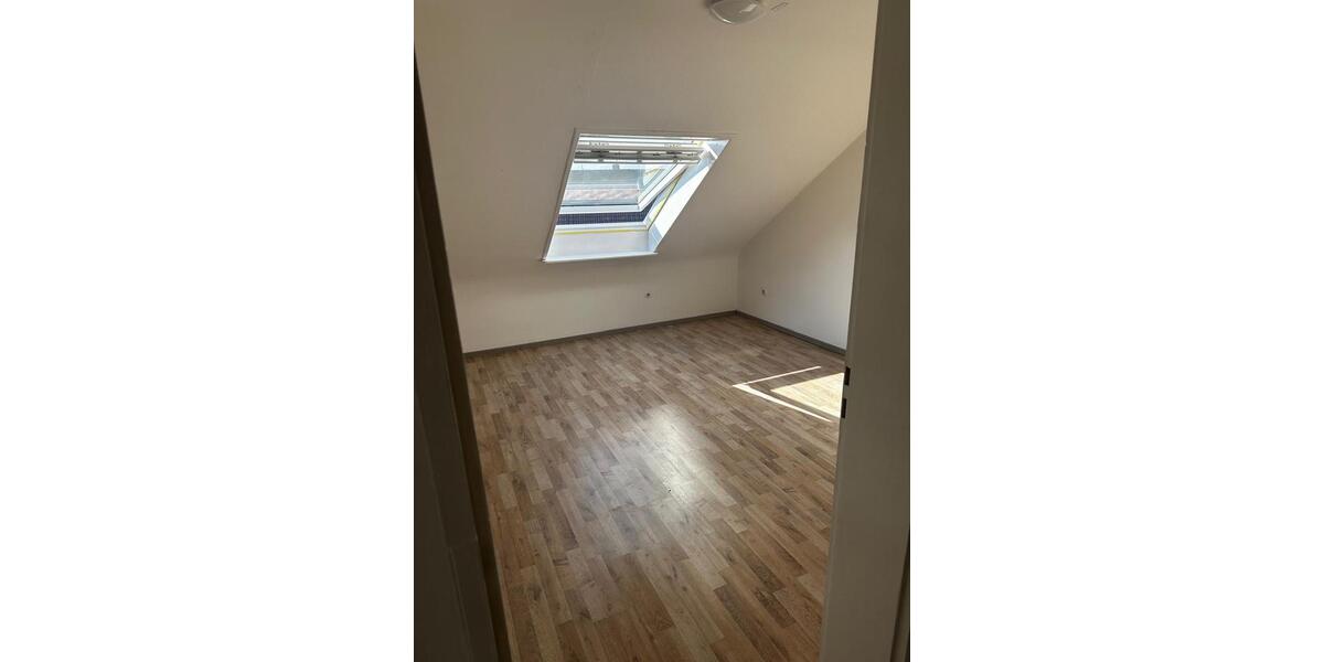 Dachgeschoßwohnung Gundelfingen - 3 Zimmer, 65 m&sup2;, 1.350&euro; | Angebot:25919095