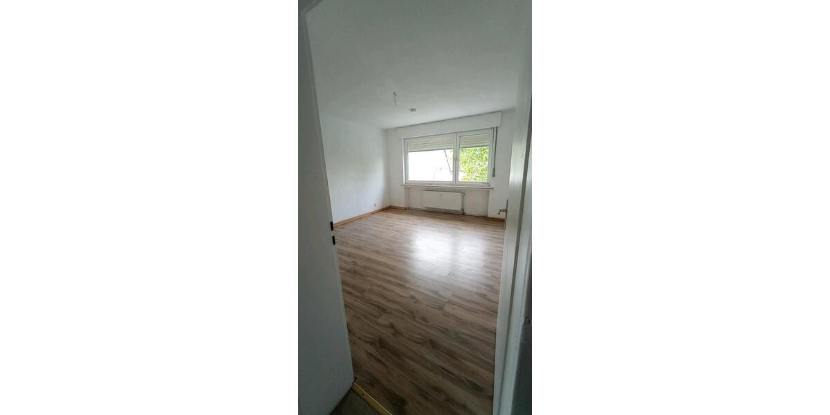 Etagenwohnung Radevormwald - 4 Zimmer, 83 m&sup2;, 420&euro; | Angebot:24490201