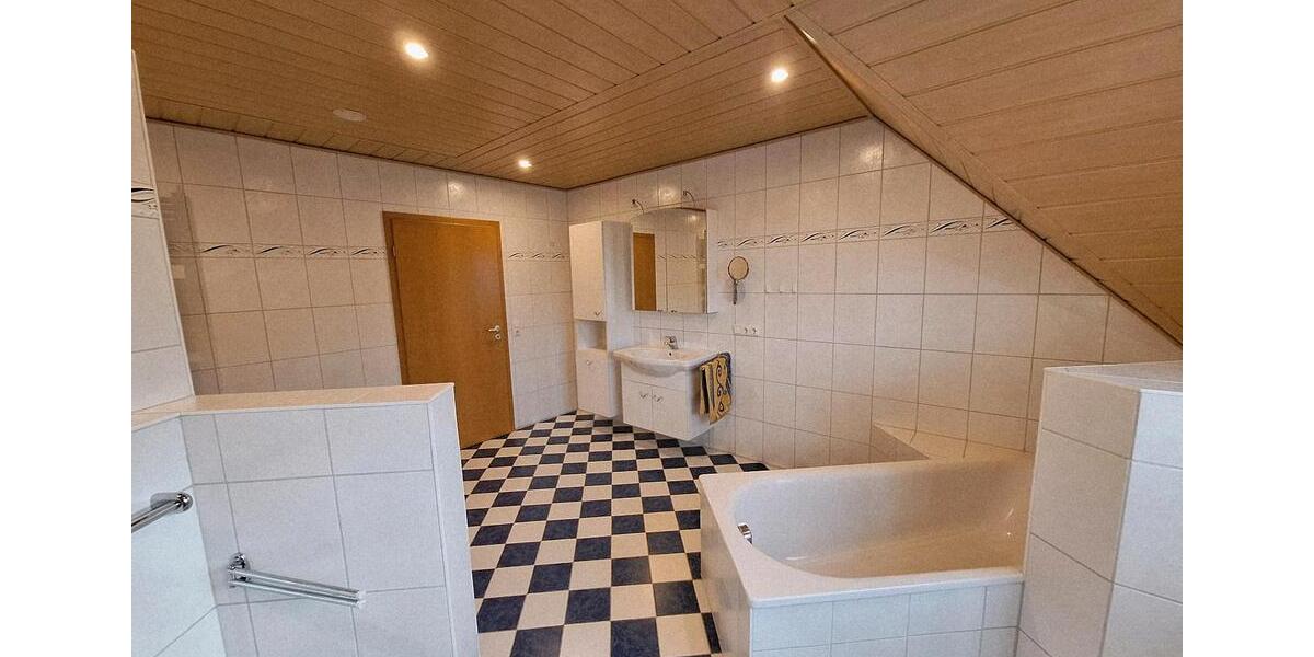 Dachgeschoßwohnung Barßel - 2 Zimmer, 106 m&sup2;, 650&euro; | Angebot:25613354