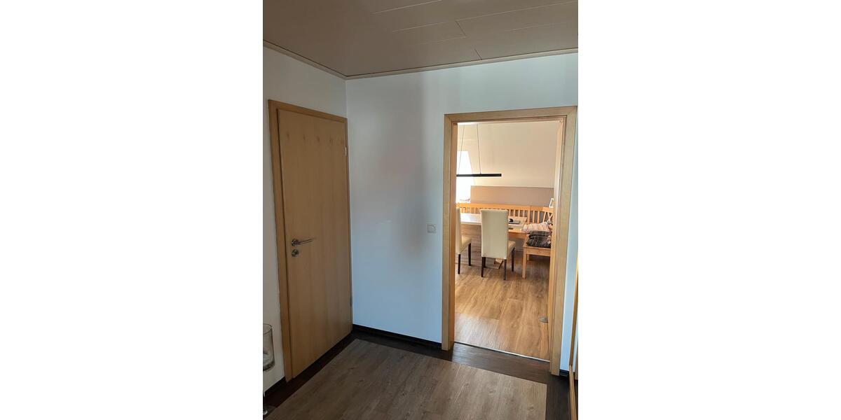 Dachgeschoßwohnung Buttenwiesen - 3.5 Zimmer, 100 m&sup2;, 1.400&euro; | Angebot:26705063