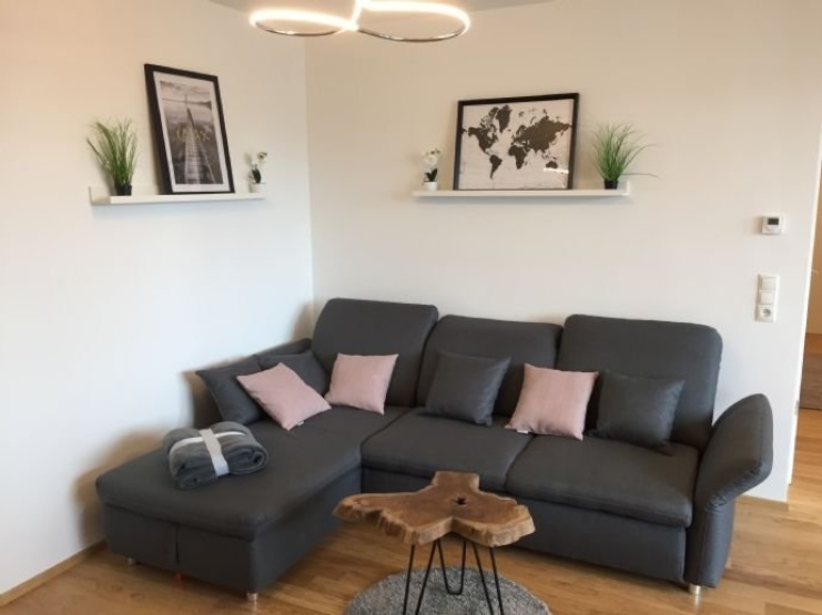 1-Zimmer-Wohnung mit Balkon zimmer