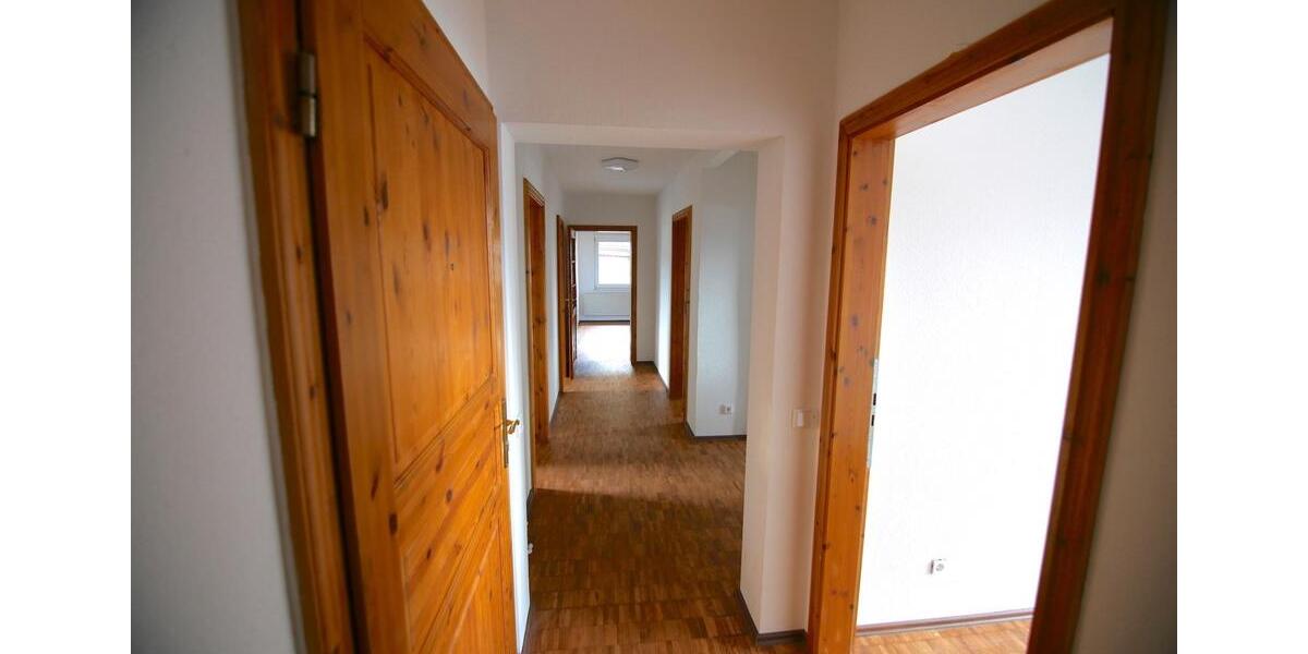Etagenwohnung Hilchenbach - 5 Zimmer, 95 m&sup2;, 830&euro; | Angebot:26408153