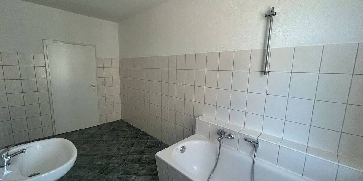 Etagenwohnung Hohenstein-Ernstthal Ernstthal - 3 Zimmer, 87 m&sup2;, 475&euro; | Angebot:26752442