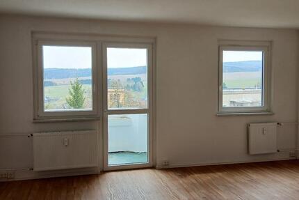 Wohnung Ellefeld - 4 Zimmer, 93 m&sup2;, 435&euro; | Angebot:26368537