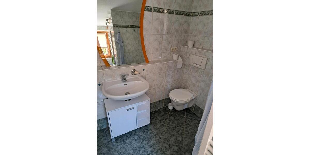 Etagenwohnung Bürgel - 3 Zimmer, 100 m&sup2;, 30&euro; | Angebot:26484590