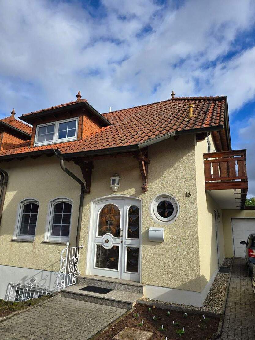 Doppelhaushälfte mit Einbauküche und Garten 5 zimmer