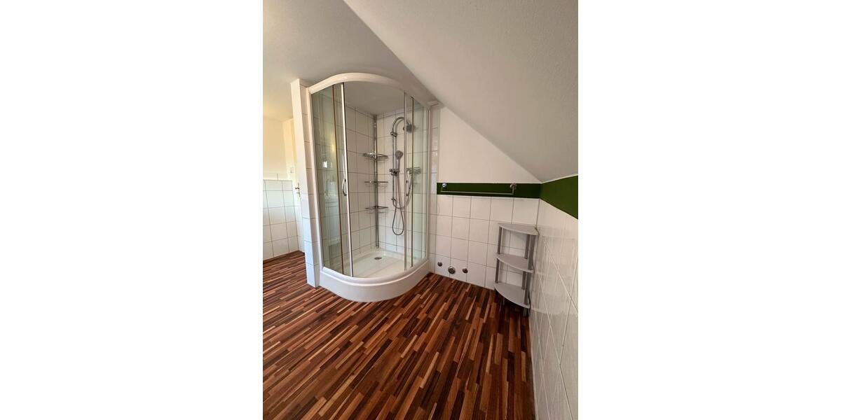 Dachgeschoßwohnung Neuburg an der Donau - 4 Zimmer, 100 m&sup2;, 1.200&euro; | Angebot:26075467