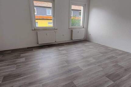 GÜNSTIG & STADTNAH: Tolle 4-Zimmer Wohnung für die Familie mit Tageslichtbad in Schulnähe! 4 zimmer