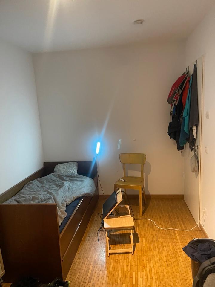 Vermiete WG Zimmer an einer Frau