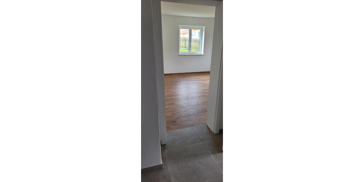 Erdgeschoßwohnung Holzheim - 3.5 Zimmer, 95 m&sup2;, 750&euro; | Angebot:26007901