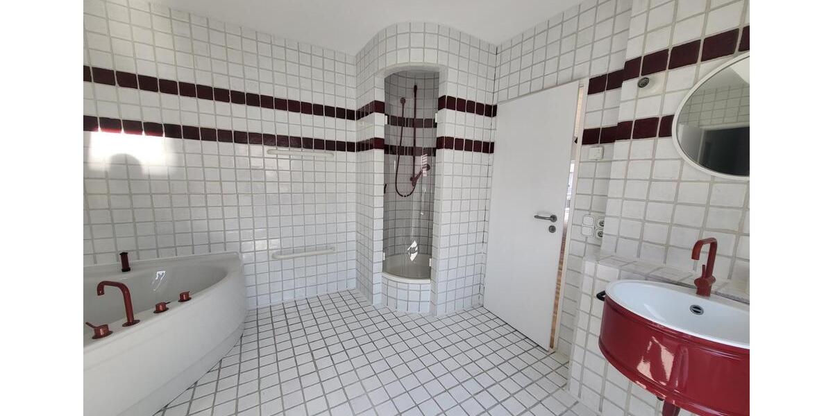 Schöne Penthouse-Wohnung mit großer Terrasse in der Innenstadt von Aalen zu vermieten 2.5 zimmer