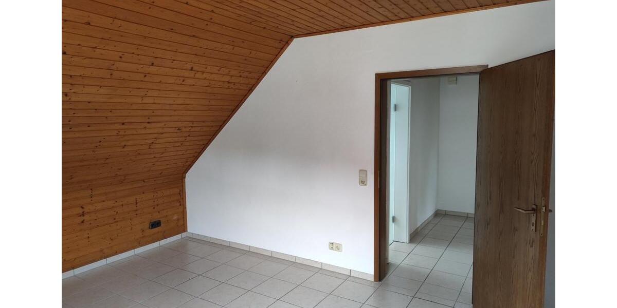 Dachgeschoßwohnung Arnsberg Rusch - 2 Zimmer, 75 m&sup2;, 555&euro; | Angebot:24639451