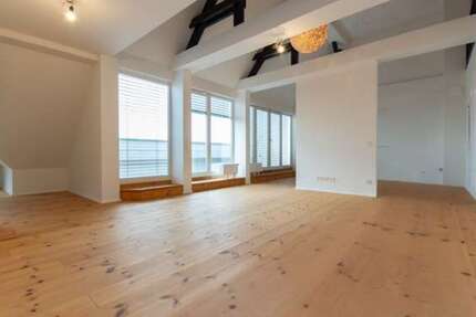 Wohnung Leipzig | Sellerhausen-Stünz Stünz - 5 Zimmer, 184 m&sup2;, 2.000&euro; | Angebot:26680649