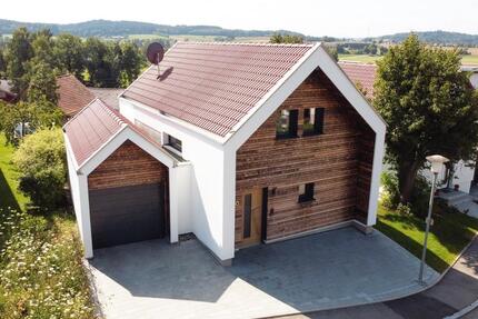 Haus Hoßkirch - 2 Zimmer, 72 m&sup2;, 1.200&euro; | Angebot:26698142