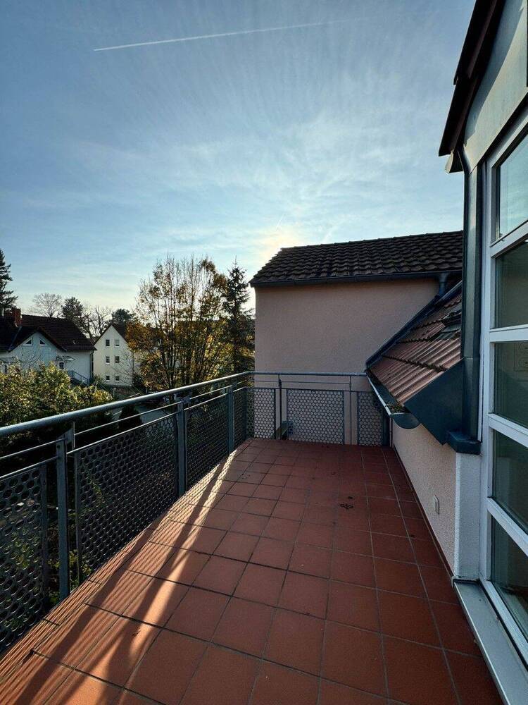 ruhig gelegene Wohnung im Grünen mit 2 Balkonen