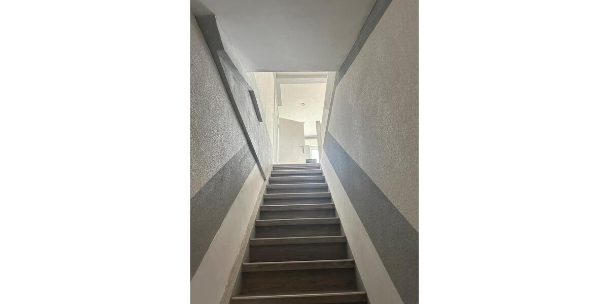 Dachgeschoßwohnung Hecklingen - 4 Zimmer, 115 m&sup2;, 850&euro; | Angebot:25960414