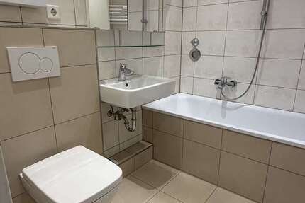 Wohnung Krefeld Krefeld-Mitte - 2 Zimmer, 58 m&sup2;, 493&euro; | Angebot:25085878