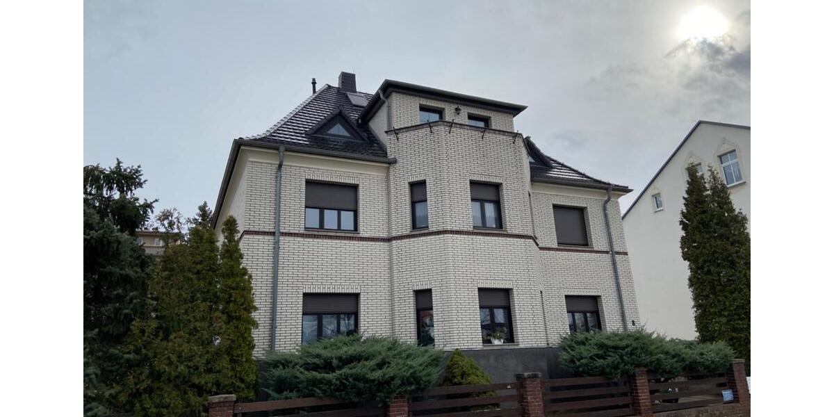Etagenwohnung Eisenhüttenstadt - 4 Zimmer, 120 m&sup2;, 880&euro; | Angebot:26535489