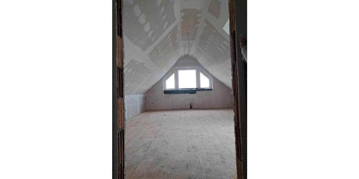 Doppelhaushälfte Burgwedel - 5 Zimmer, 140 m&sup2;, 1.700&euro; | Angebot:26004343