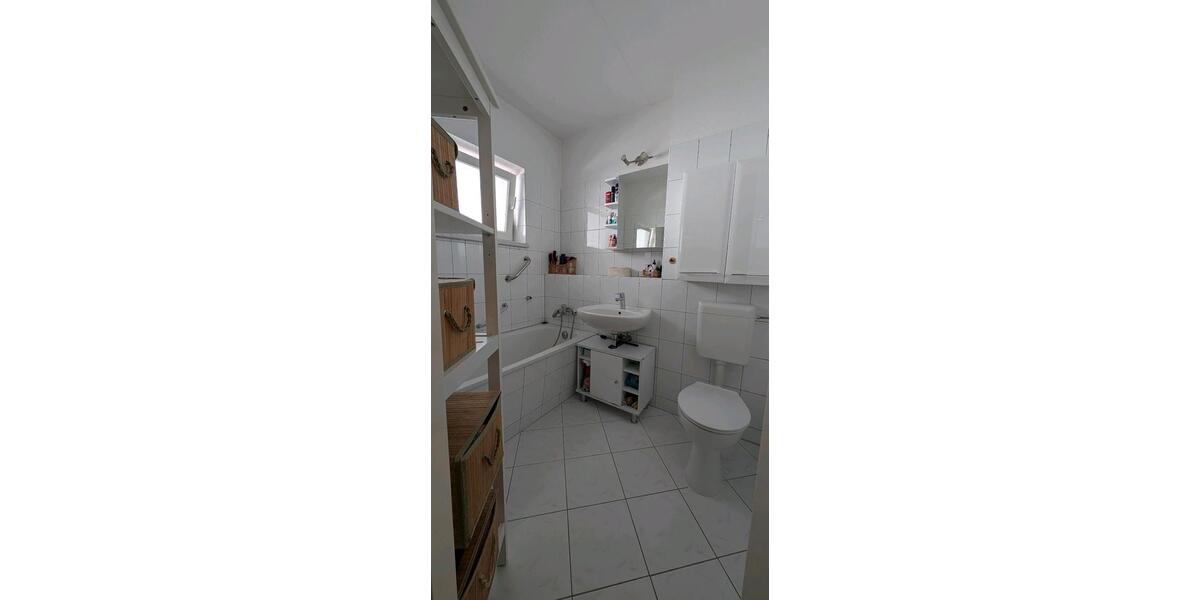 Etagenwohnung Frankfurt (Oder) - 2 Zimmer, 67 m&sup2;, 779&euro; | Angebot:26567301
