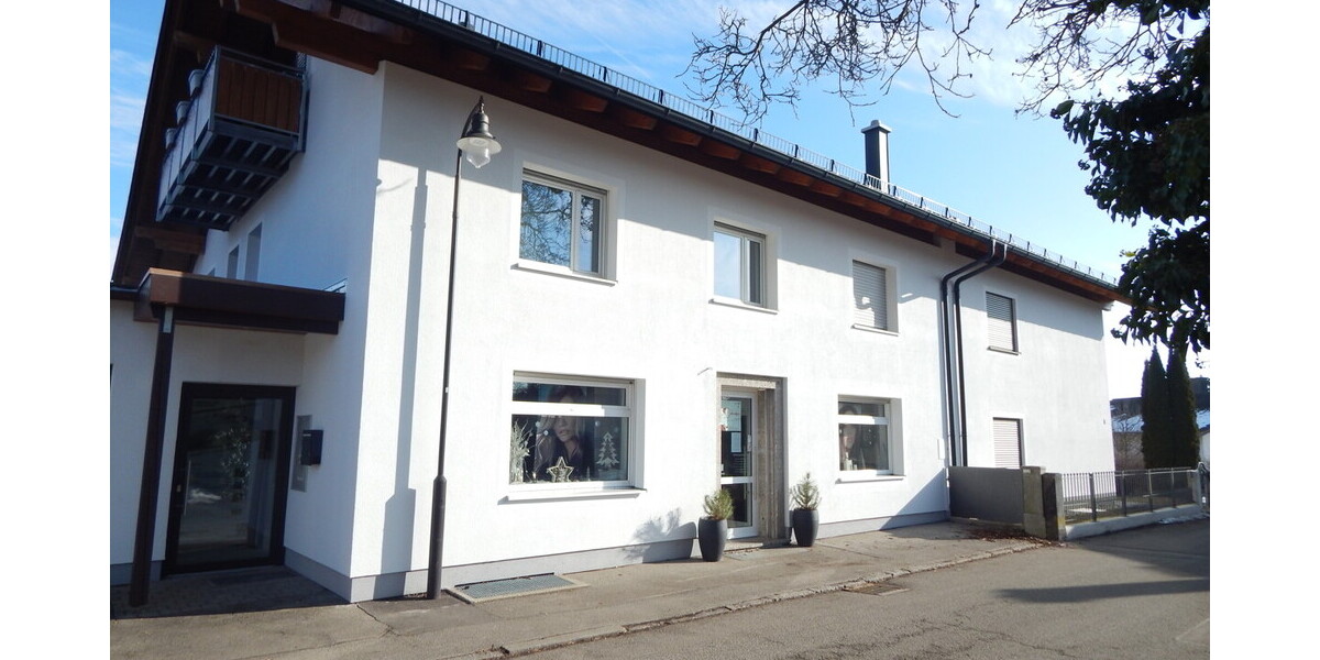 Voll ausgestatteter Friseursalon in 83416 Saaldorf - Parkplätze vor dem Haus! Frei ab 01.04.2026 - Gewerbeobjekt Saaldorf-Surheim Surheim | Angebot:23165437